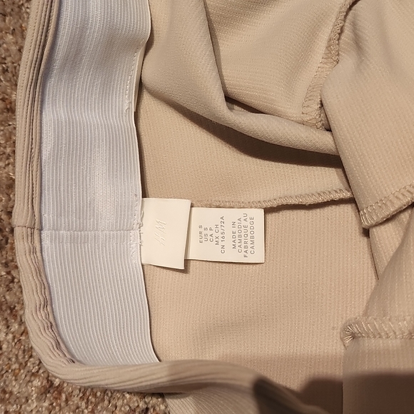4/$20 NWOT H&M pants with slit - Picture 3 of 3